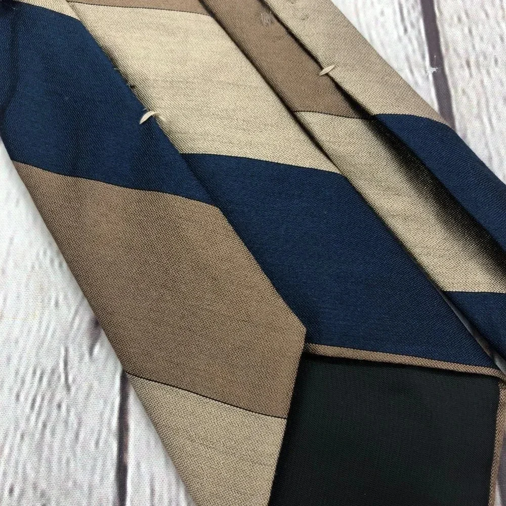 Oscar de la Renta diagonal stripe neck tie